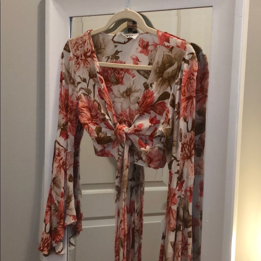 Floral tie crop